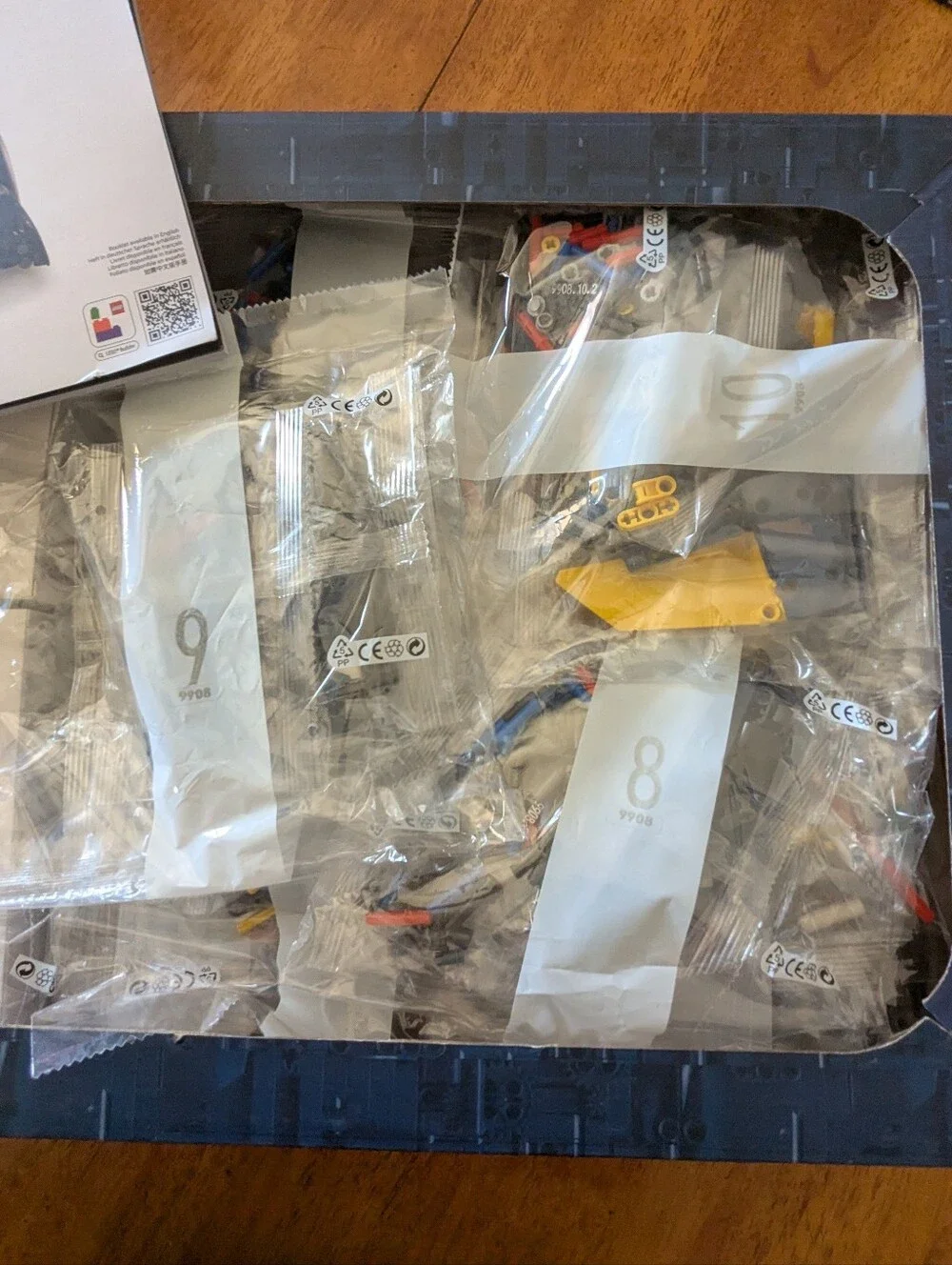 NEW Lego #42206 Technic Oracle Red Bull Racing F1 Car